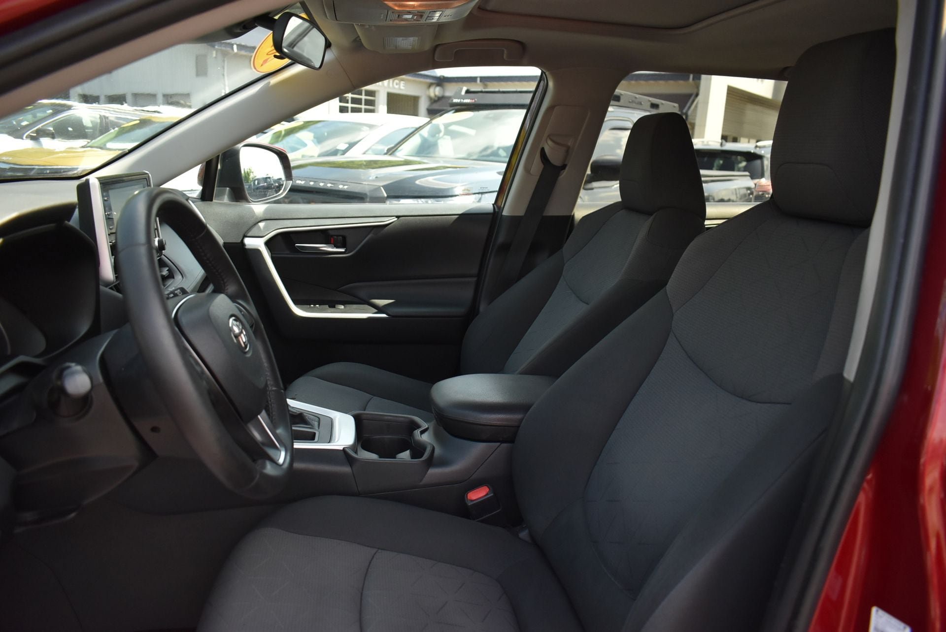 Used 2020 Toyota RAV4 XLE w/ Convenience Package AWD/4WD image 14
