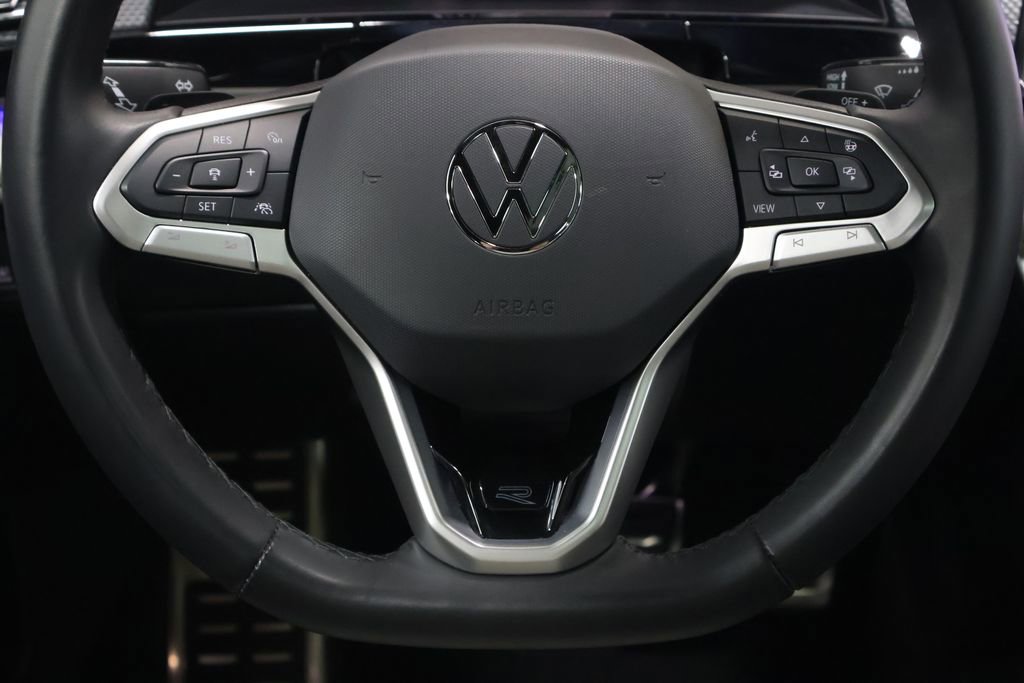 Used 2024 Volkswagen Atlas Cross Sport SEL Premium R-Line AWD/4WD image 17