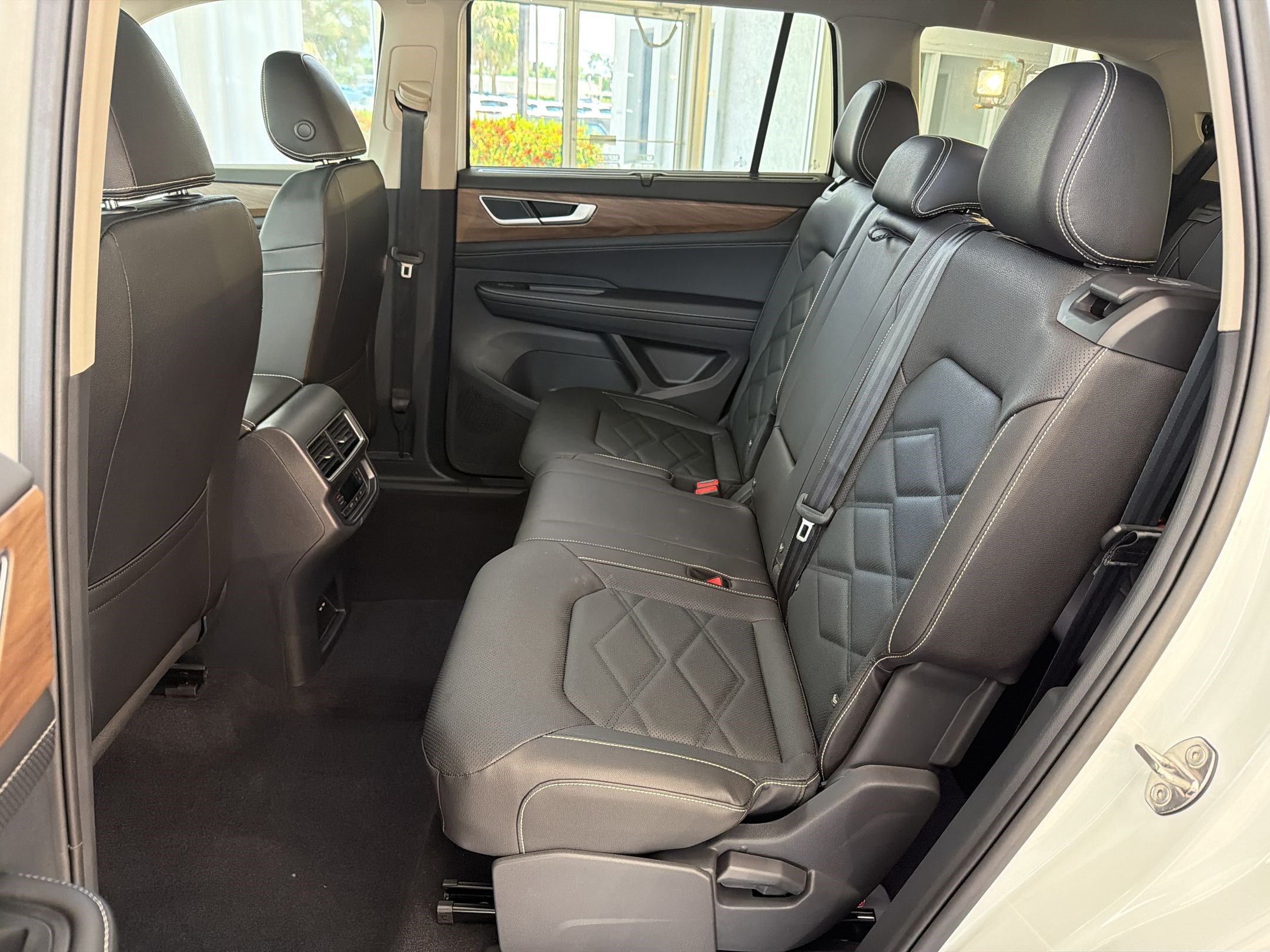 New 2026 Volkswagen Atlas SE FWD image 24