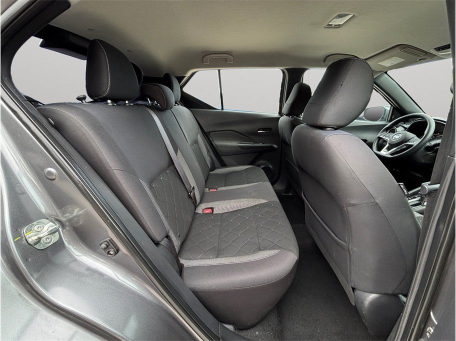 Used 2019 Nissan Kicks SV FWD image 31