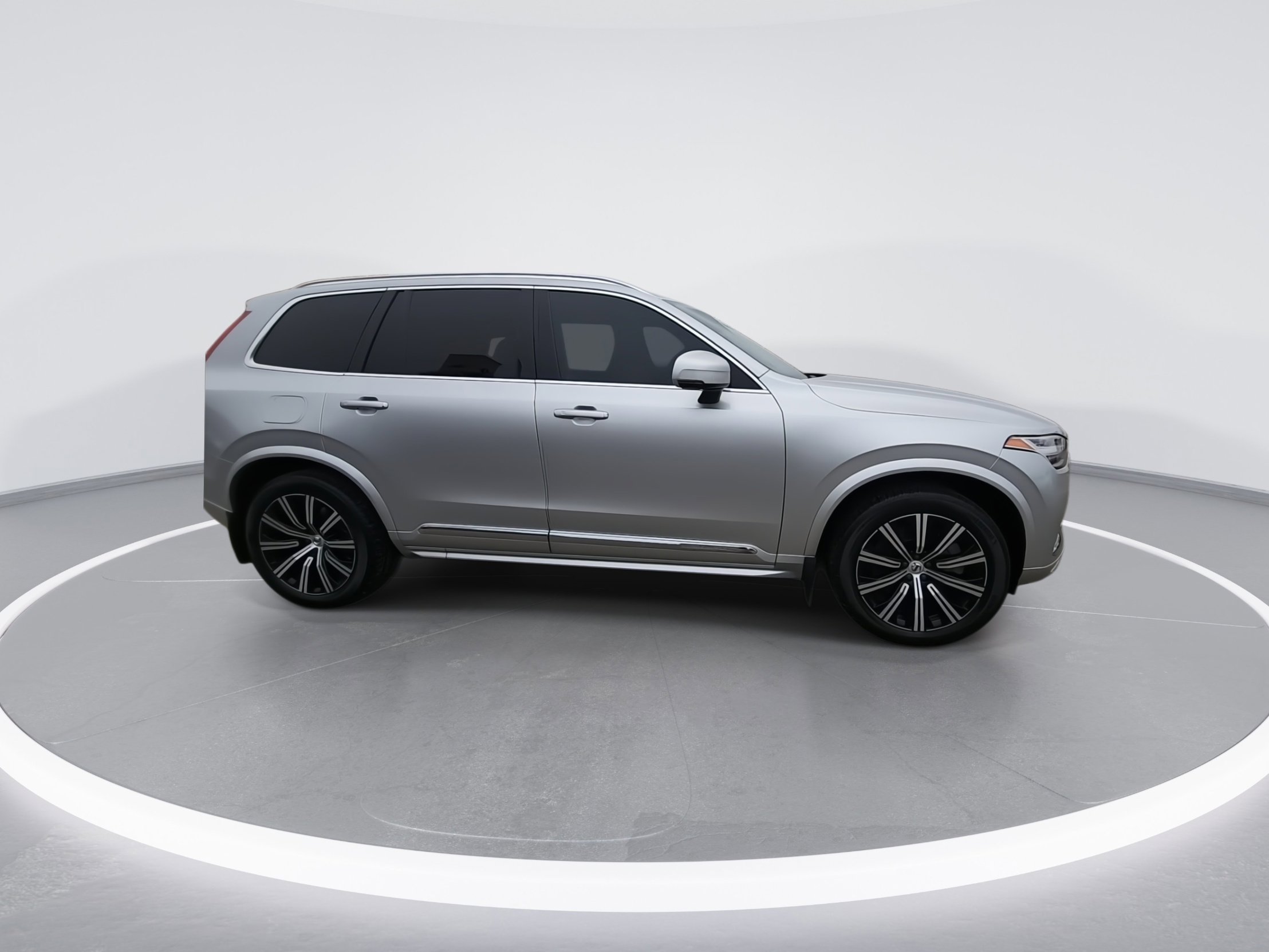 Used 2021 Volvo XC90 T8 Inscription w/ Climate Package image 2