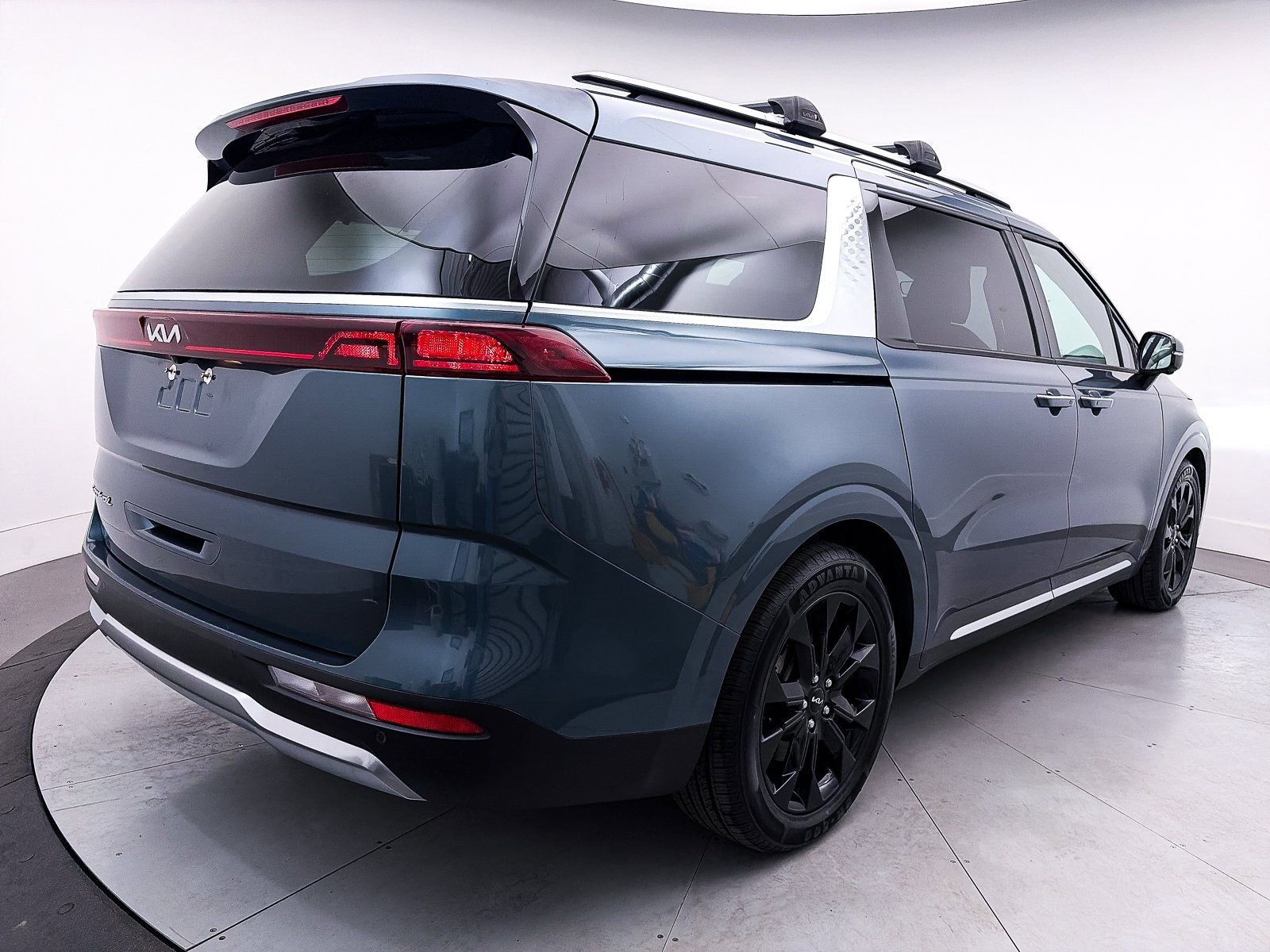 Used 2022 Kia Carnival SX image 17