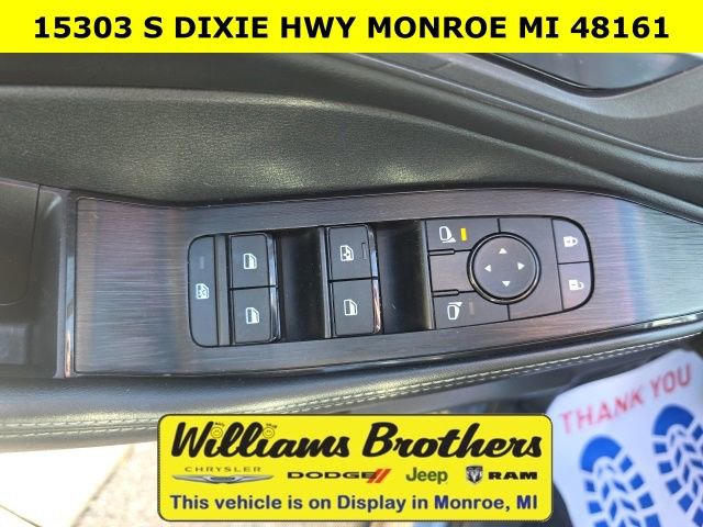 Used 2024 Nissan Rogue SV image 12