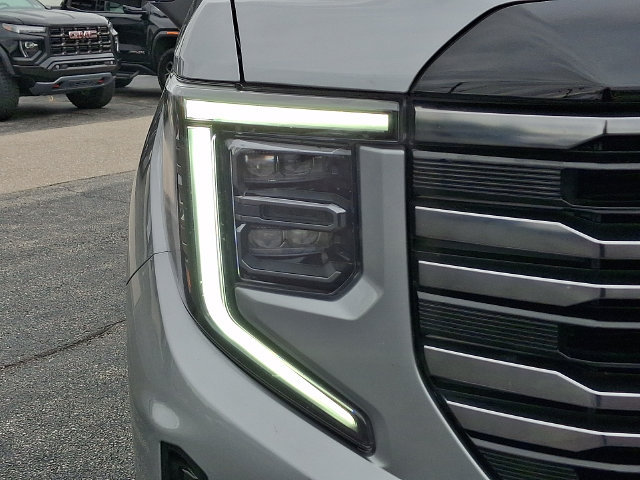 Used 2025 GMC Sierra 1500 AT4 w/ AT4 Premium Package AWD/4WD image 9