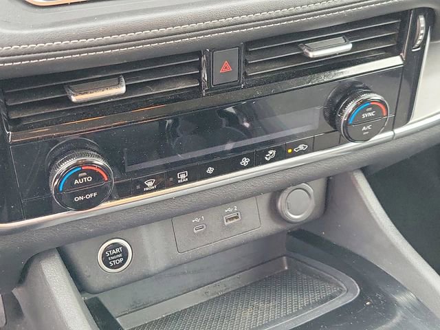 Used 2021 Nissan Rogue SV image 26