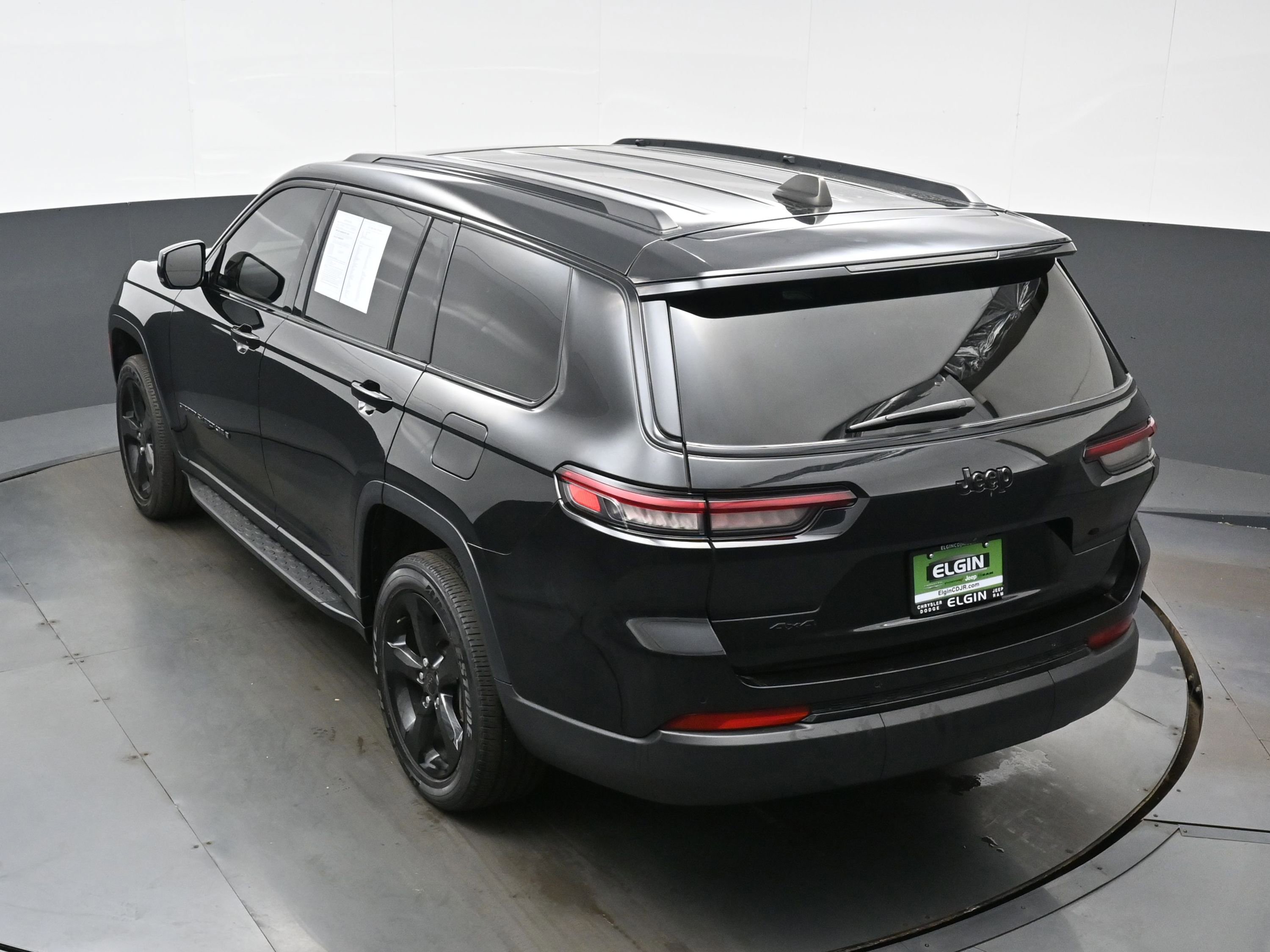 Used 2023 Jeep Grand Cherokee L Laredo image 35