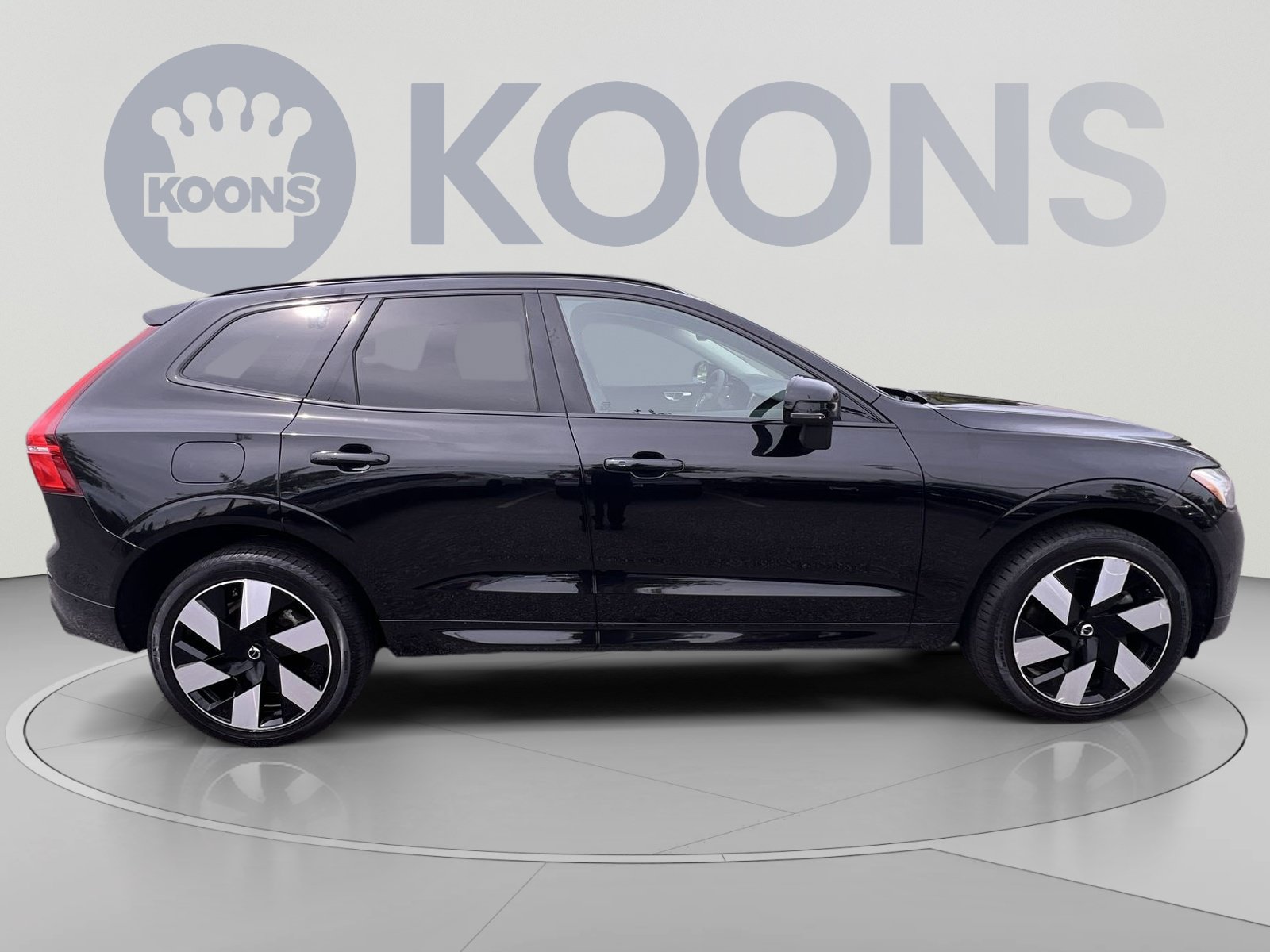 Used 2024 Volvo XC60 T8 Plus w/ Protection Package Premier AWD/4WD image 8