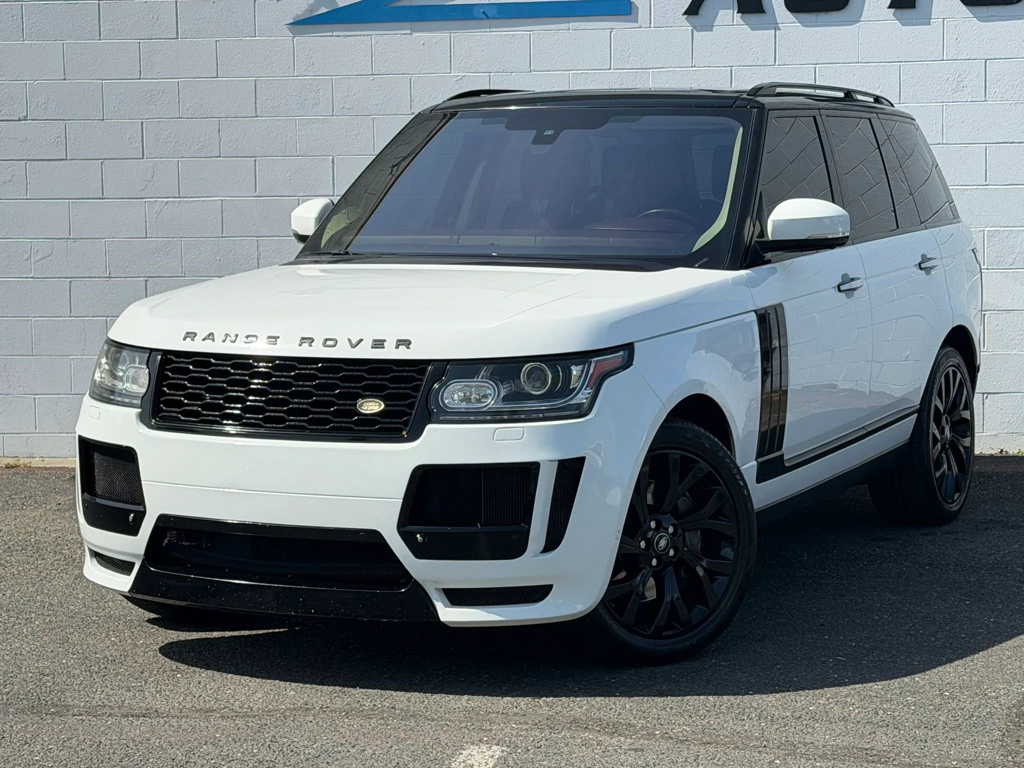 Used 2014 Land Rover Range Rover Autobiography AWD/4WD image 1