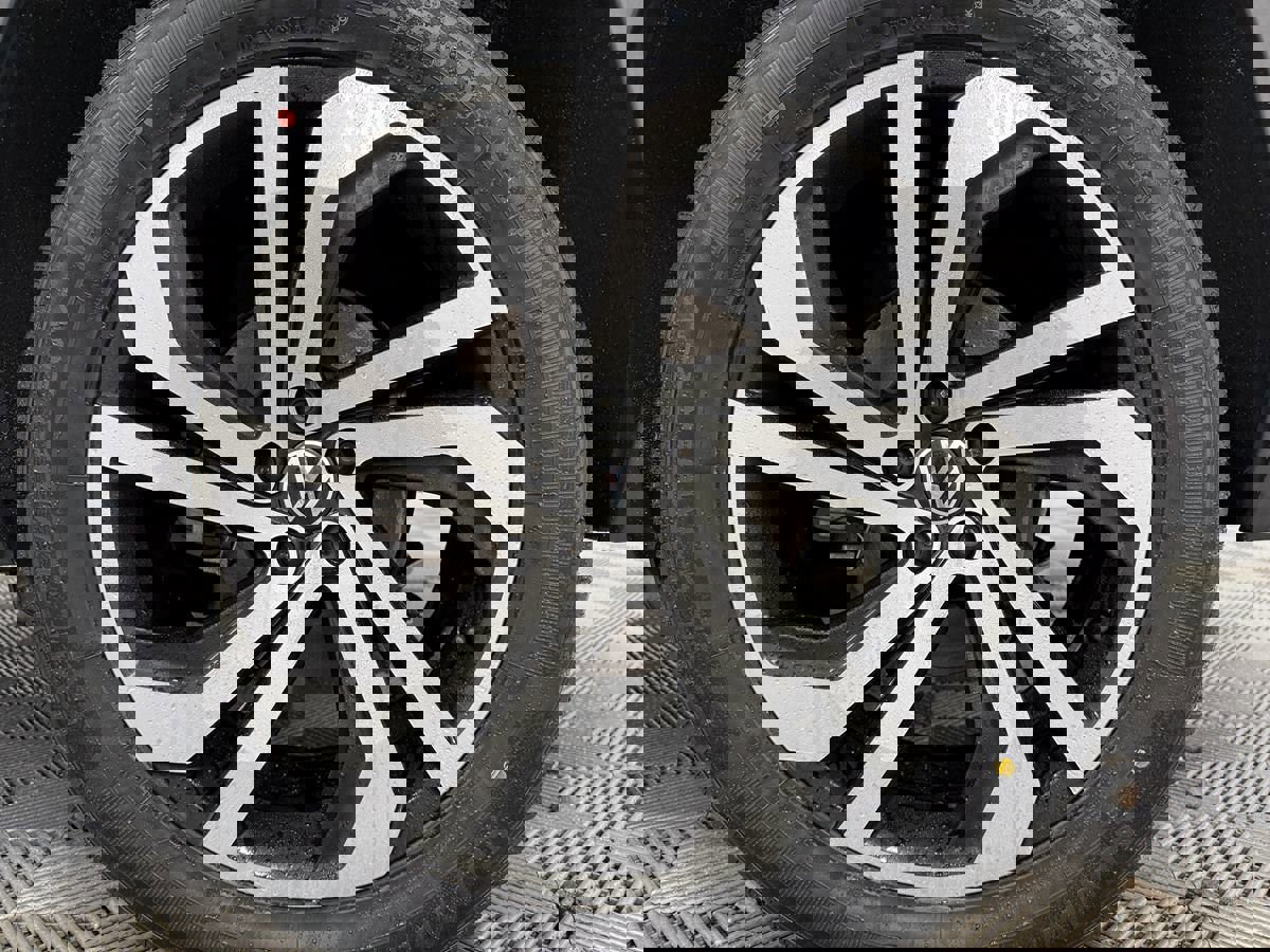 Used 2021 Volkswagen Atlas Cross Sport SEL Premium image 35