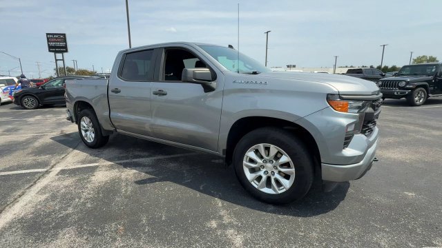 Used 2023 Chevrolet Silverado 1500 Custom AWD/4WD image 2
