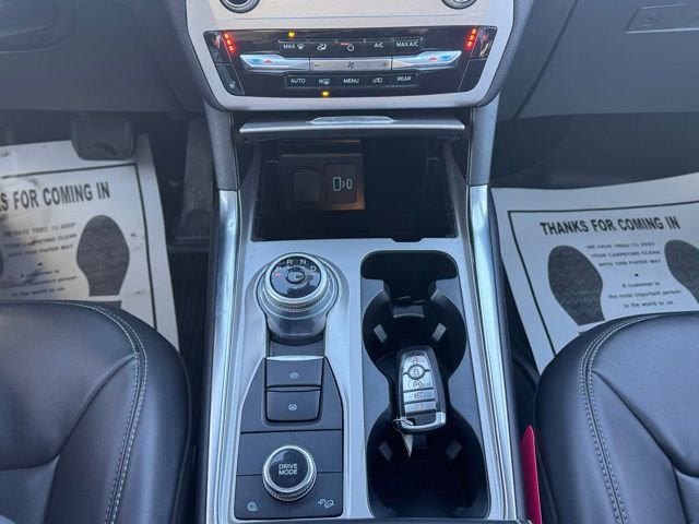 Used 2023 Ford Explorer XLT w/ Equipment Group 202A image 17