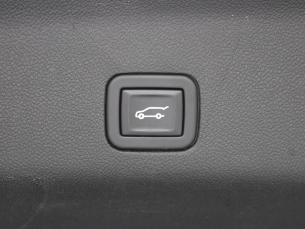 Used 2023 GMC Yukon XL SLT AWD/4WD image 37