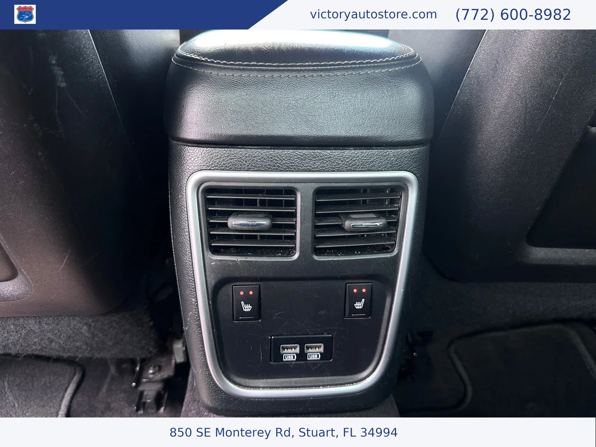 Used 2018 Dodge Charger R/T w/ Navigation & Travel Group image 18