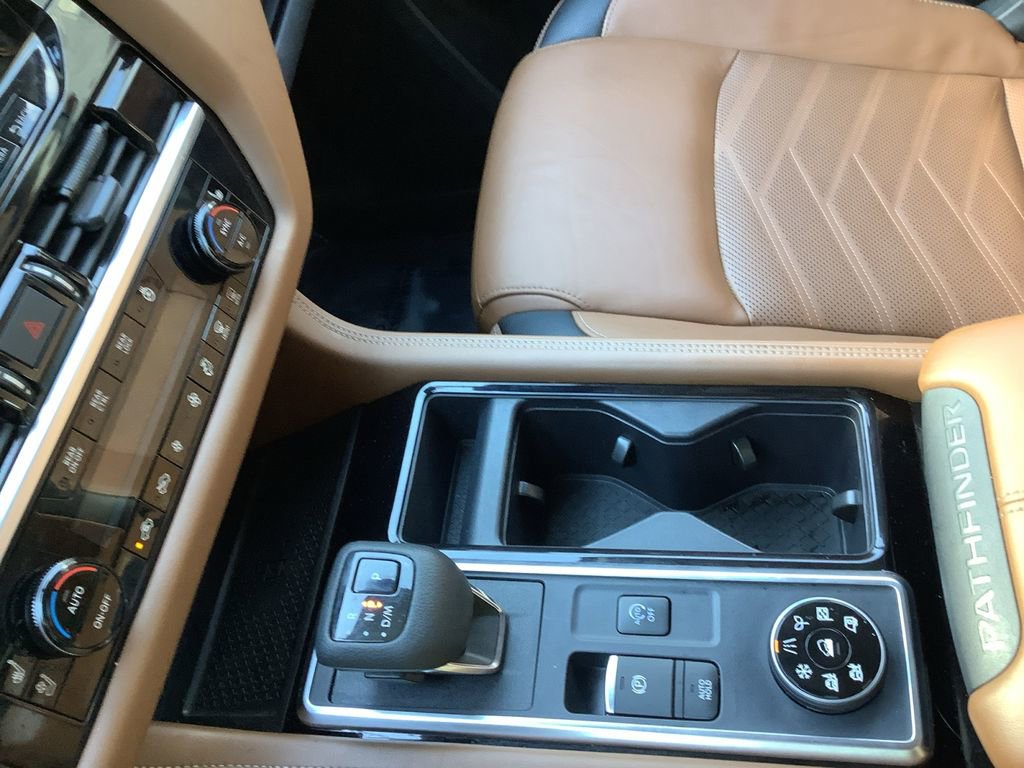 Used 2023 Nissan Pathfinder Platinum image 28