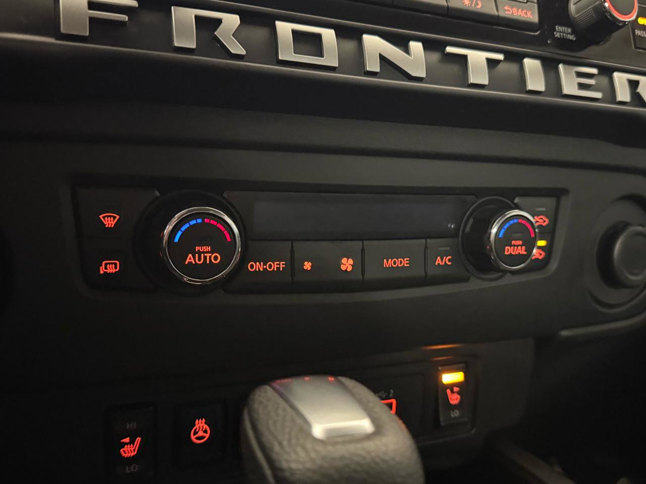 Used 2025 Nissan Frontier SV w/ SV Convenience Package image 22