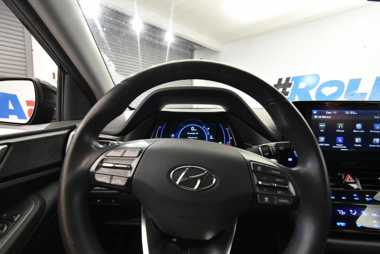 Used 2020 Hyundai Ioniq SE image 25
