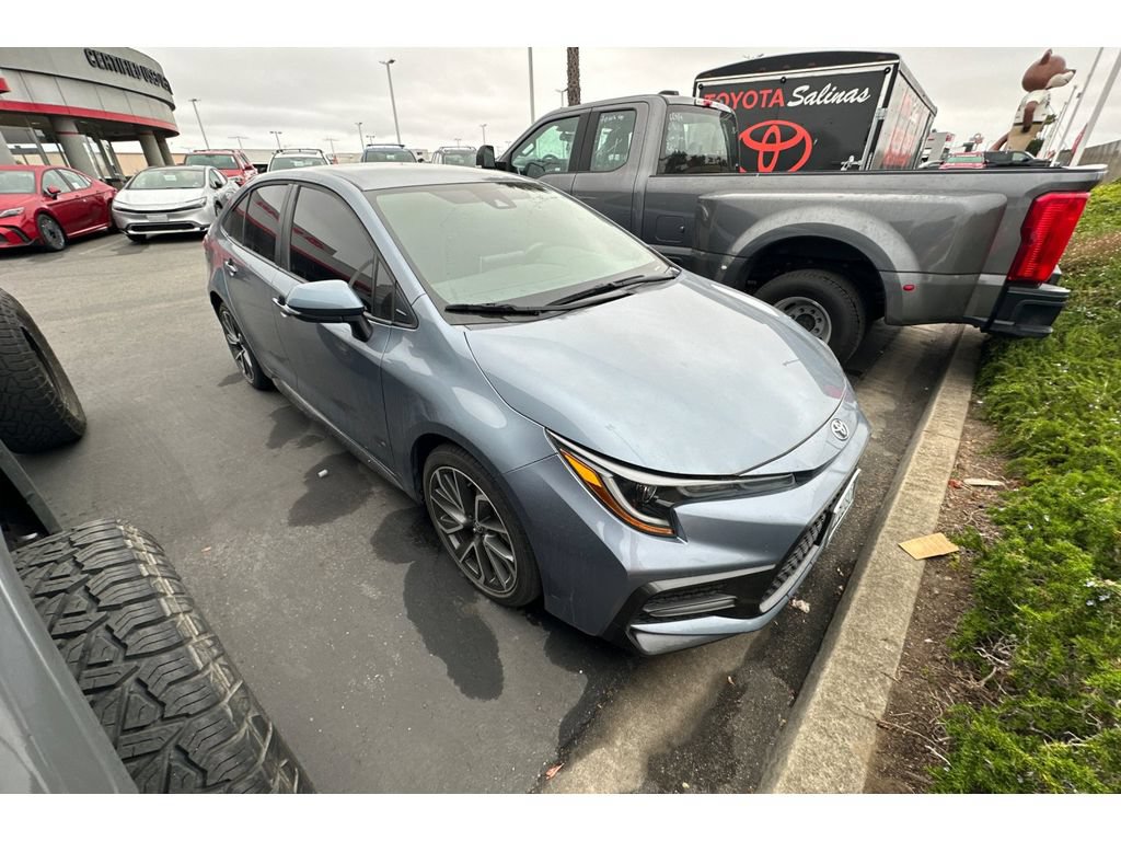 Used 2021 Toyota Corolla SE FWD image 2