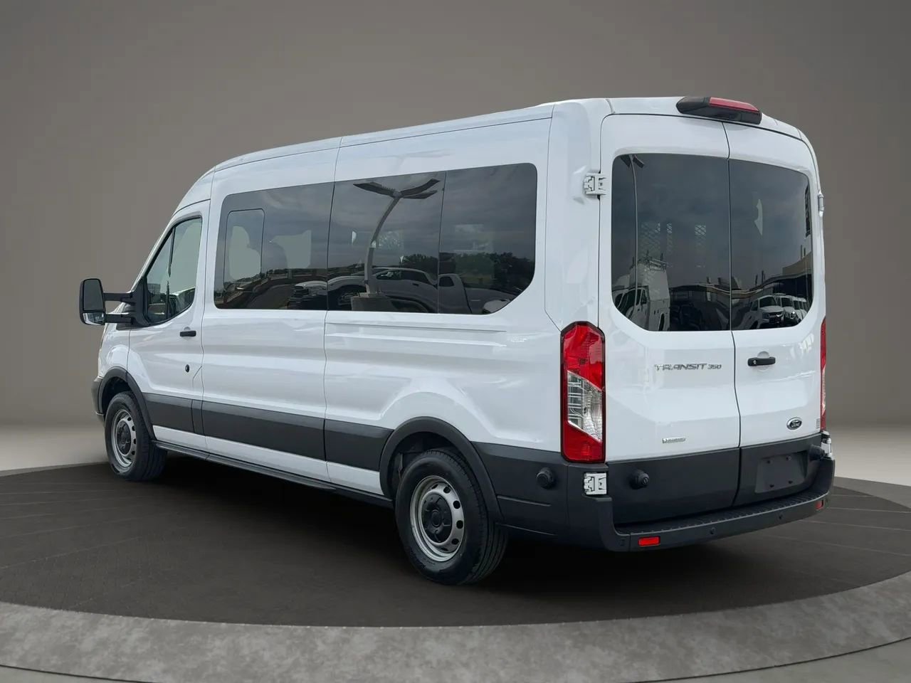 Used 2018 Ford Transit 350 XL image 5