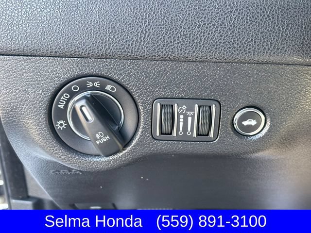 Used 2022 Chrysler 300 Touring L w/ Popular Equipment Group AWD/4WD image 23