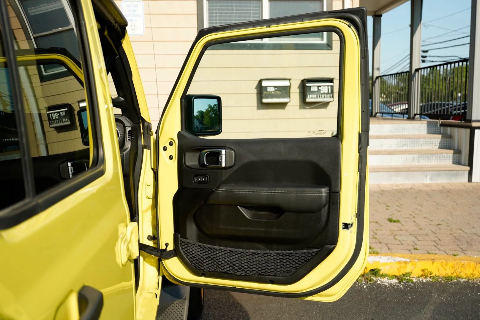 Used 2023 Jeep Wrangler Unlimited Sahara w/ Cold Weather Group AWD/4WD image 30