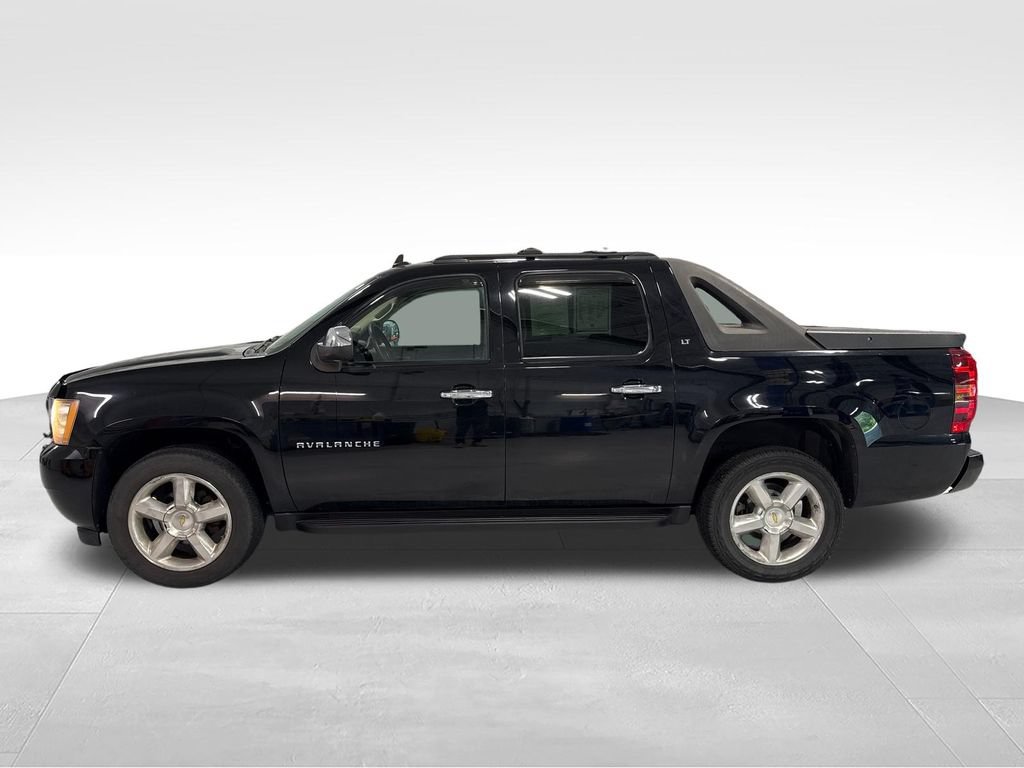 Used 2011 Chevrolet Avalanche LT w/ Regional Value Package AWD/4WD image 44