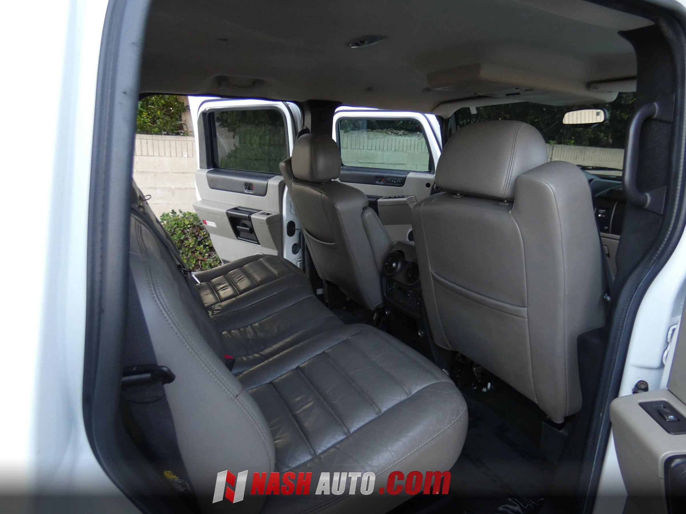 Used 2005 HUMMER H2 w/ Preferred Equipment Group AWD/4WD image 18