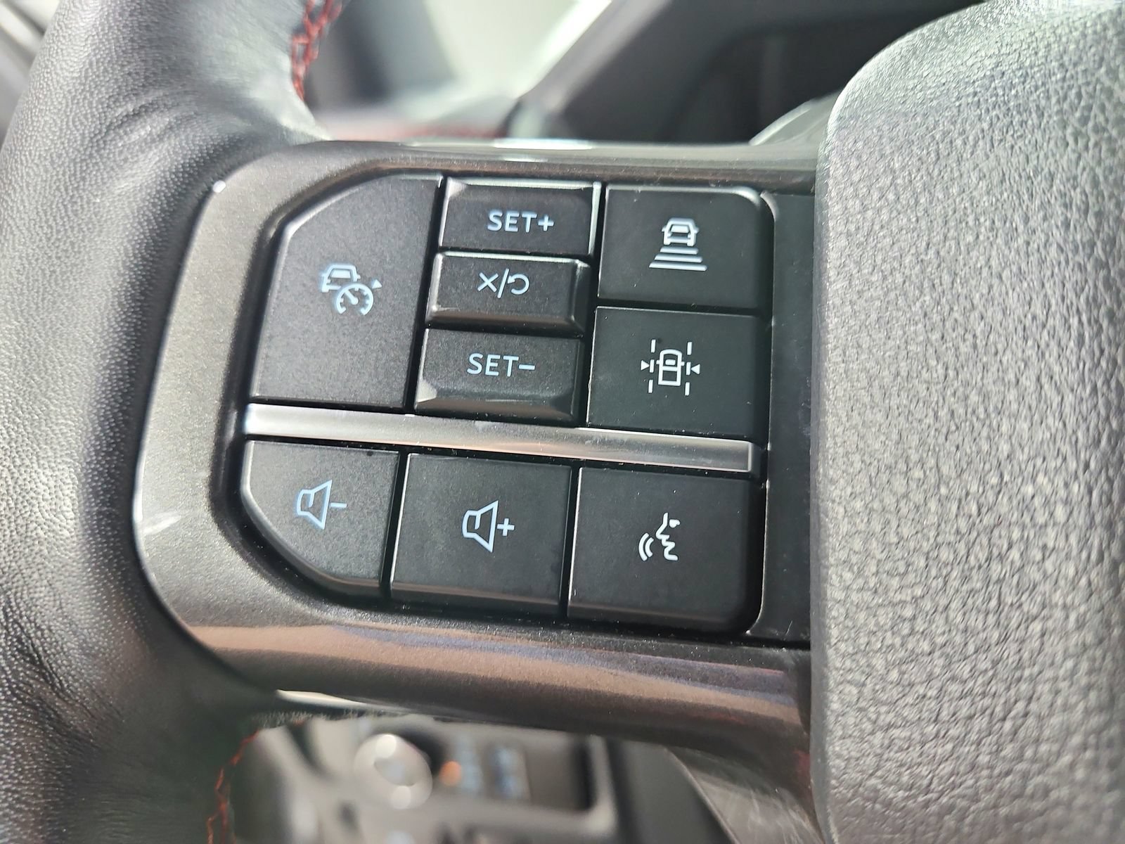 Used 2024 Ford Expedition Limited RWD image 28