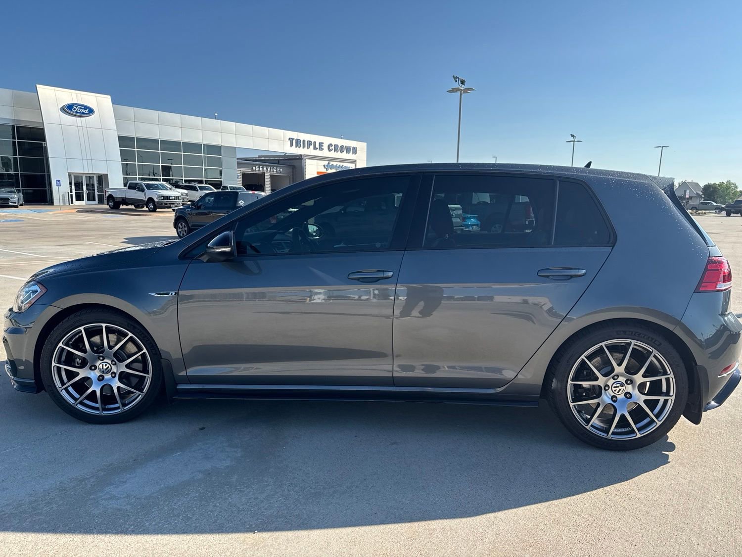 Used 2019 Volkswagen Golf R 4-Door AWD/4WD image 6