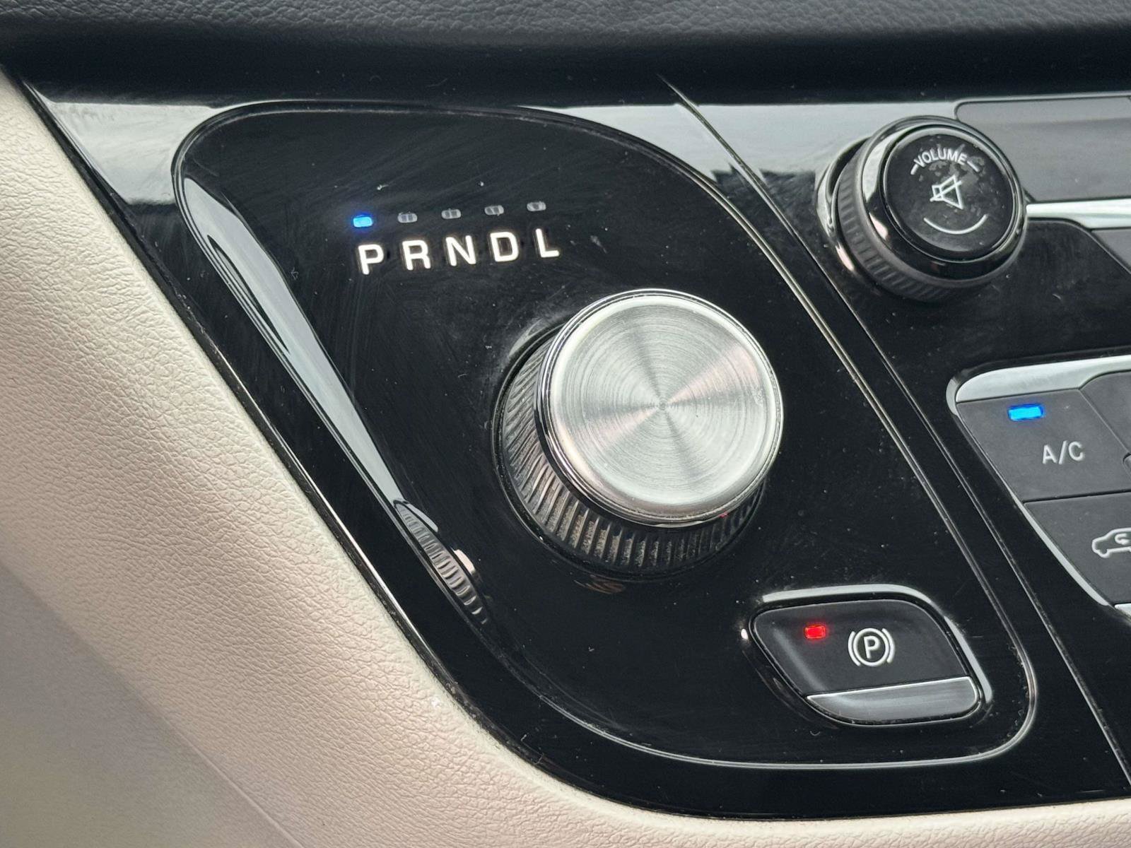 Used 2017 Chrysler Pacifica LX FWD image 6