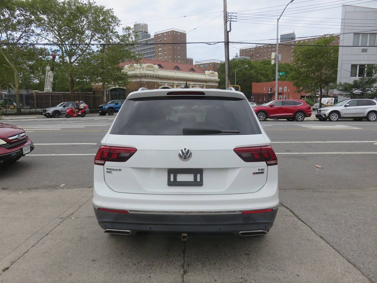 Used 2018 Volkswagen Tiguan SEL Premium AWD/4WD image 8