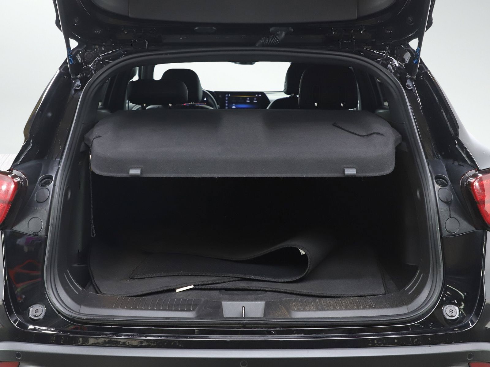 Used 2024 Chevrolet Trax RS FWD image 18