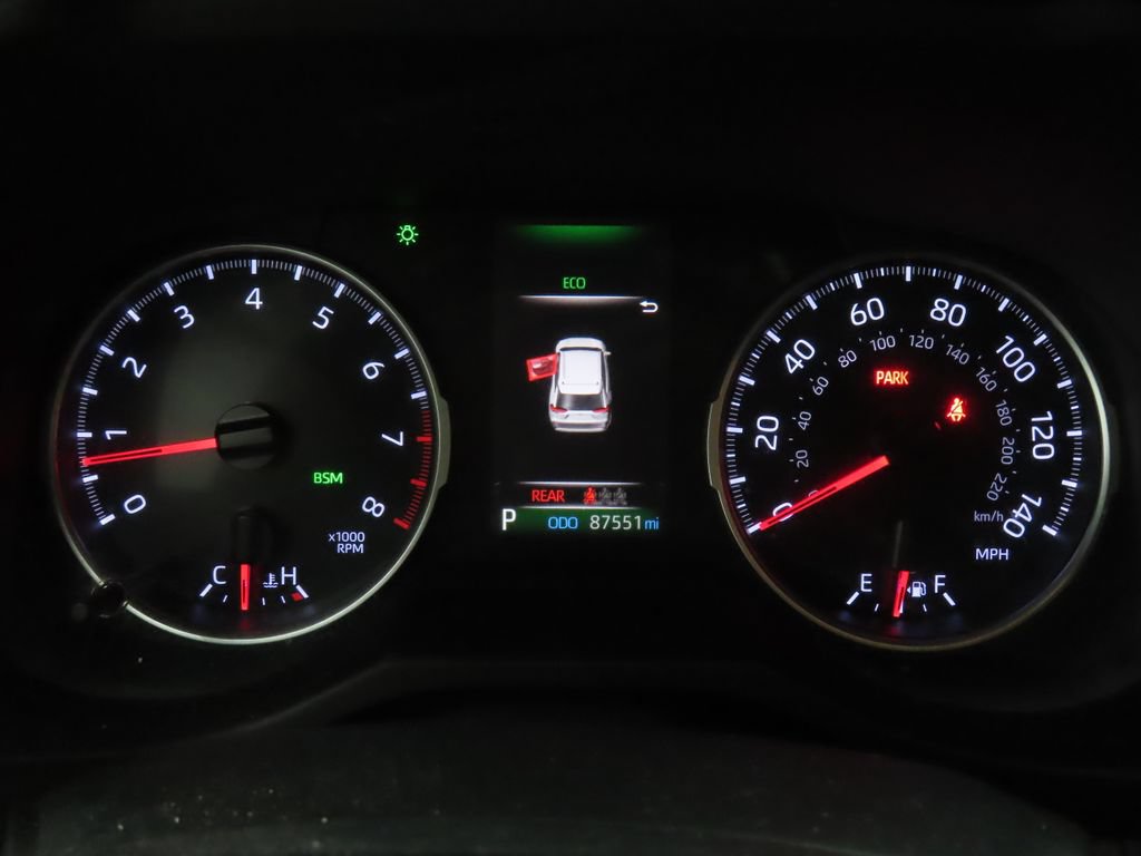 Used 2019 Toyota RAV4 XLE w/ Convenience Package FWD image 11