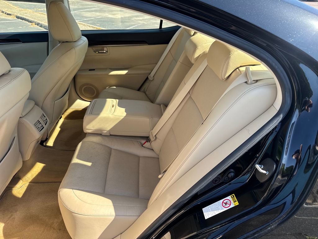 Used 2013 Lexus ES 350 w/ Luxury Pkg FWD image 28