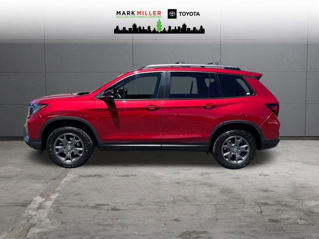 Used 2024 Honda Passport TrailSport image 2