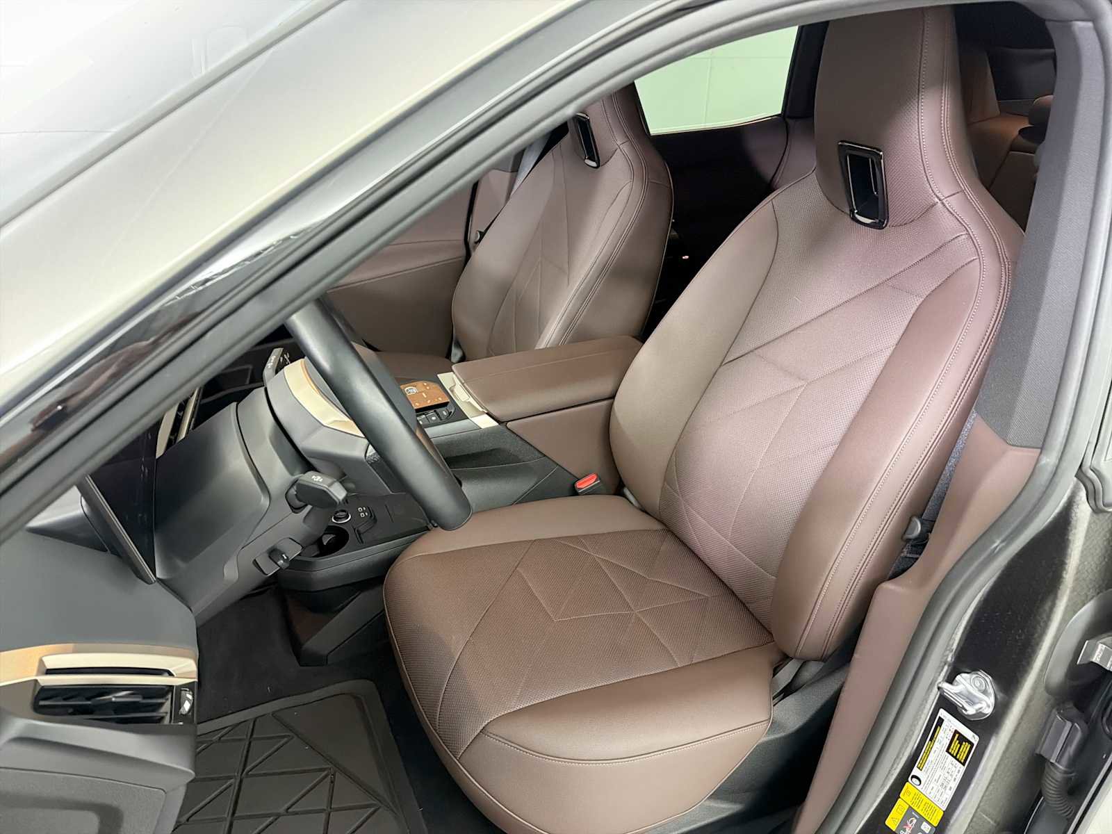 Certified 2023 BMW iX xDrive50 w/ Premium Package image 13