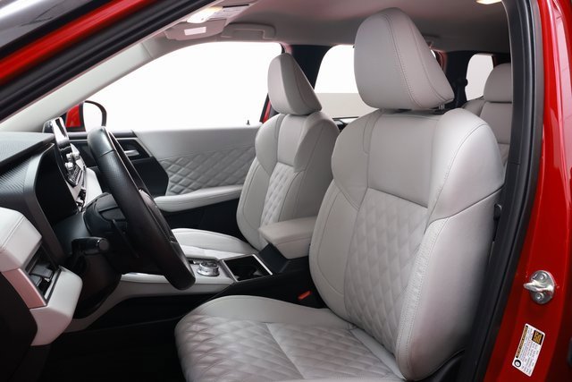 Used 2024 Mitsubishi Outlander SEL image 9