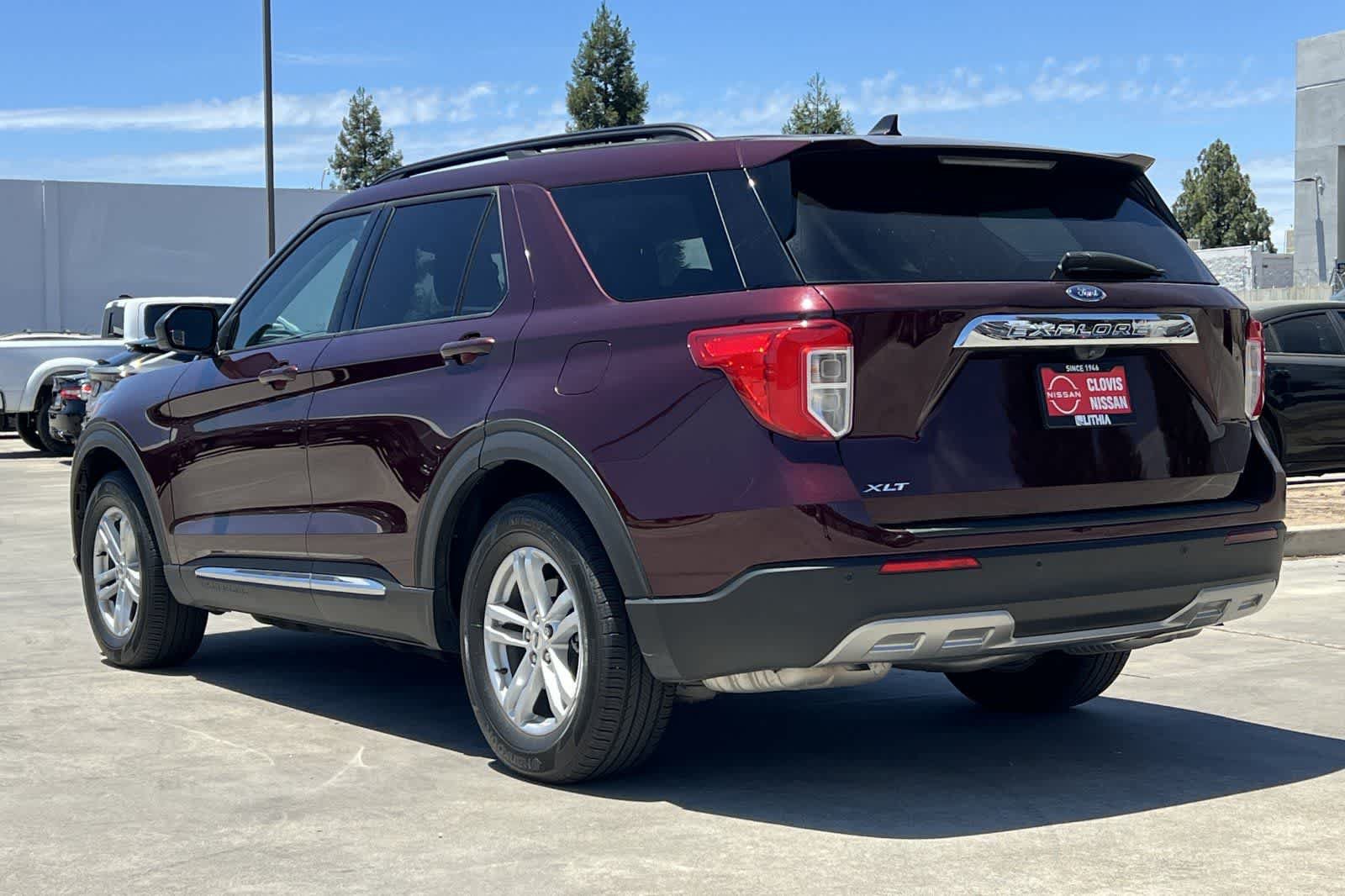 Used 2022 Ford Explorer XLT w/ Equipment Group 202A RWD image 7
