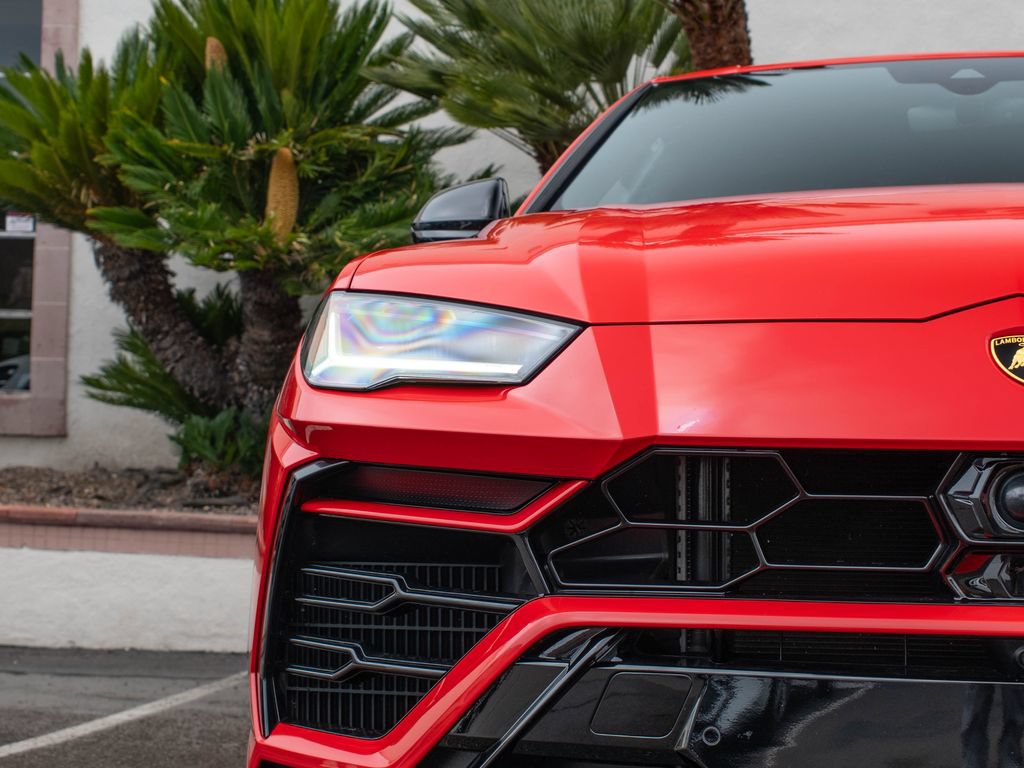 Used 2022 Lamborghini Urus AWD/4WD image 38