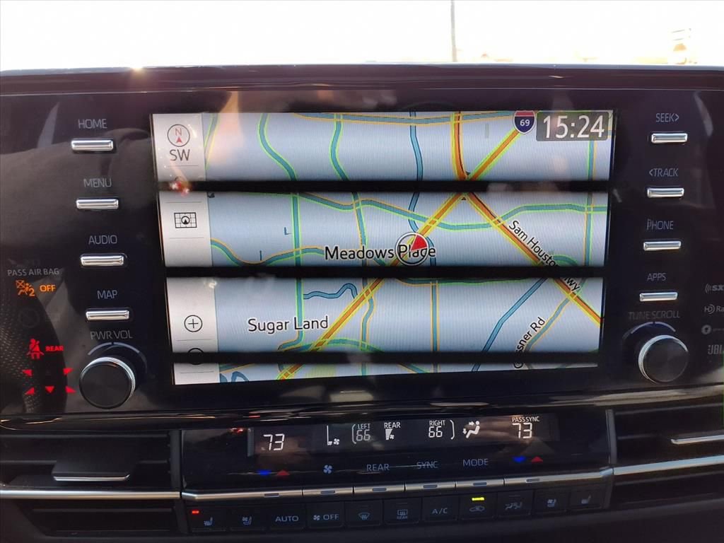 Used 2024 Toyota Sienna XSE w/ XSE Premium Package image 11