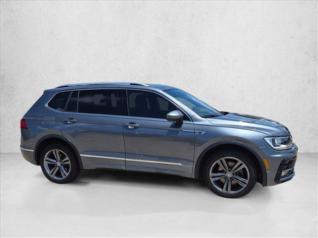 Used 2018 Volkswagen Tiguan SEL w/ R-Line Package FWD image 4