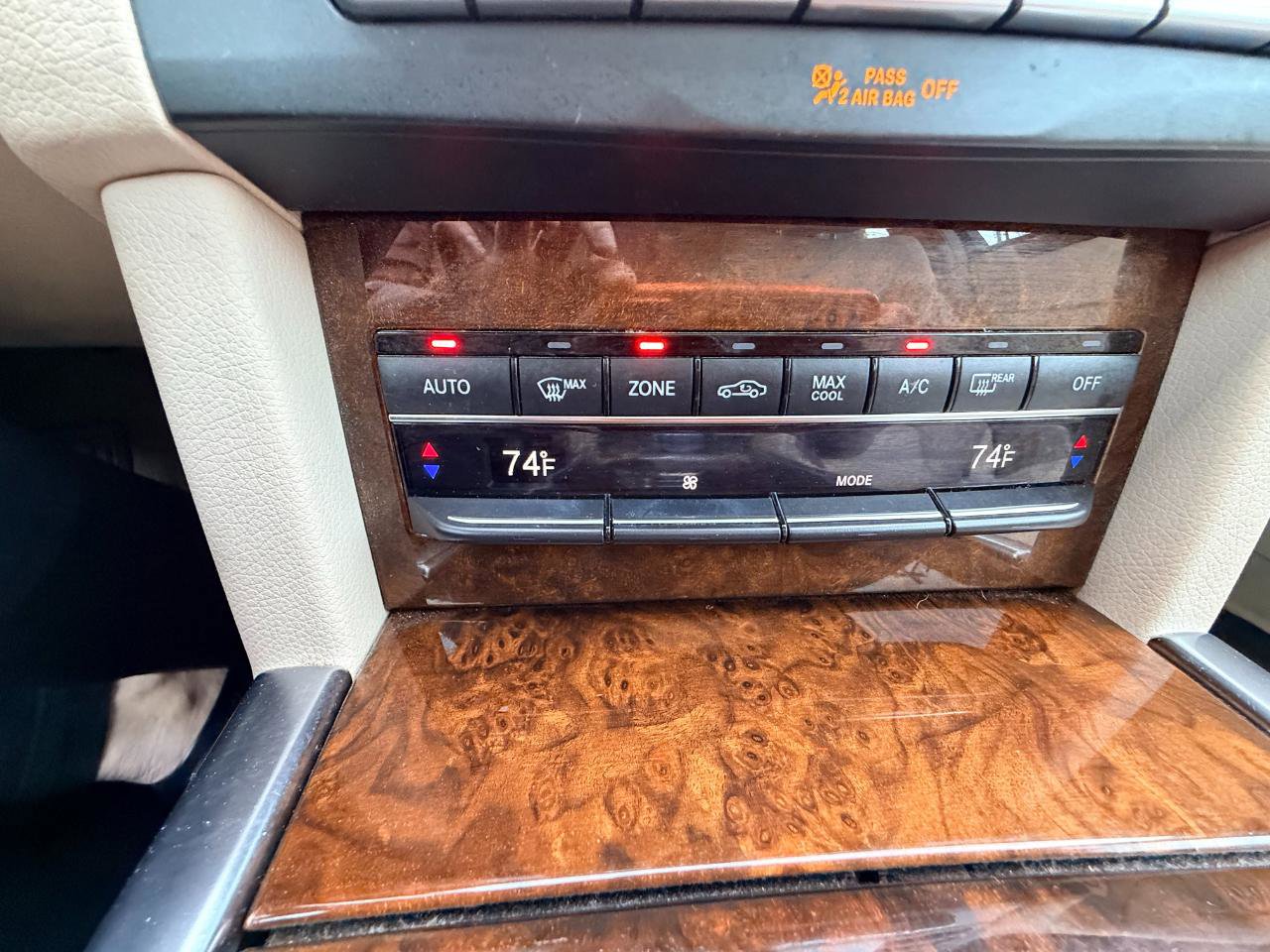 Used 2014 Mercedes-Benz E 350 Sedan image 25