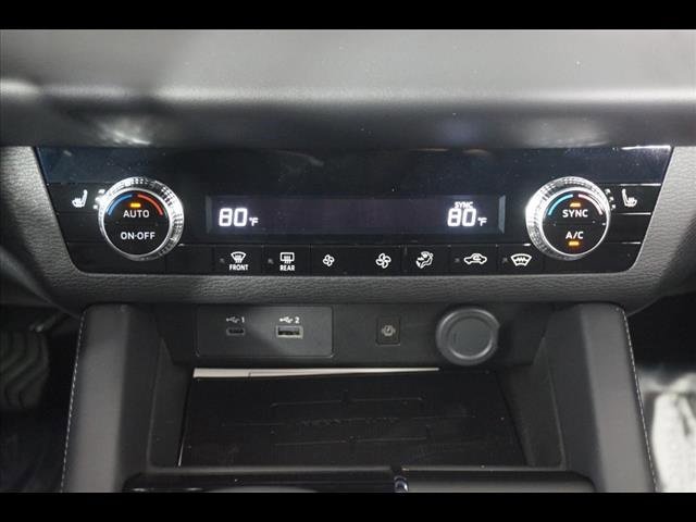 New 2025 Mitsubishi Outlander SE image 17