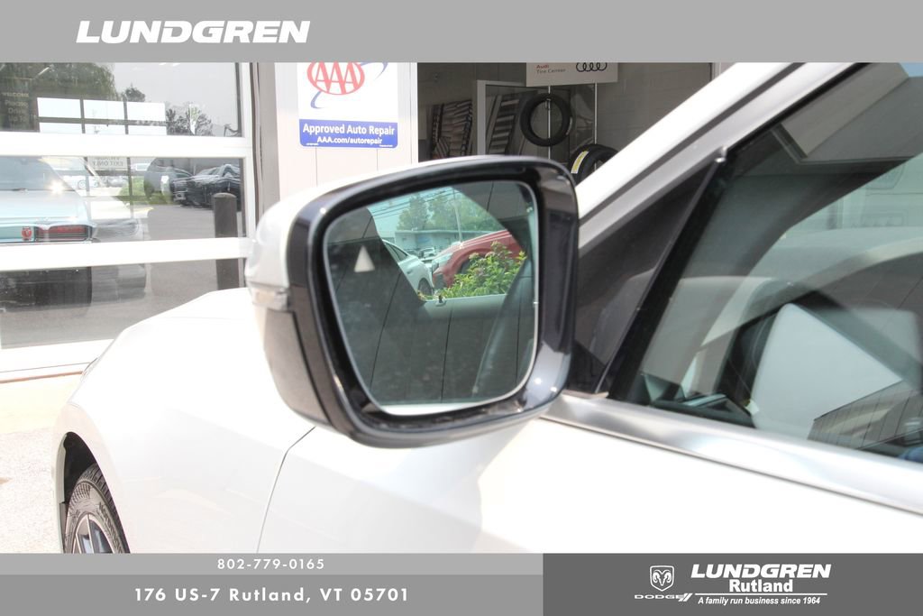 Used 2022 BMW 330i xDrive Sedan w/ Premium Package image 42