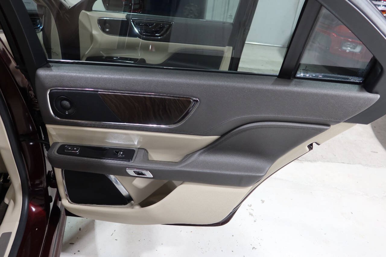Used 2020 Lincoln Continental Reserve FWD image 28