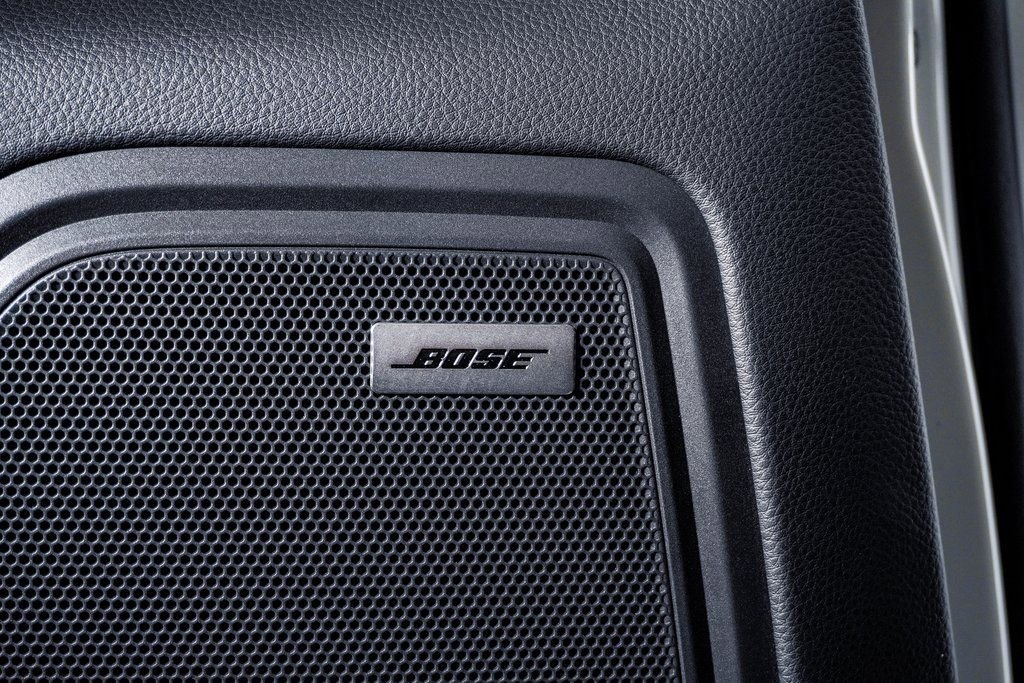 Certified 2025 Porsche Macan AWD/4WD image 24