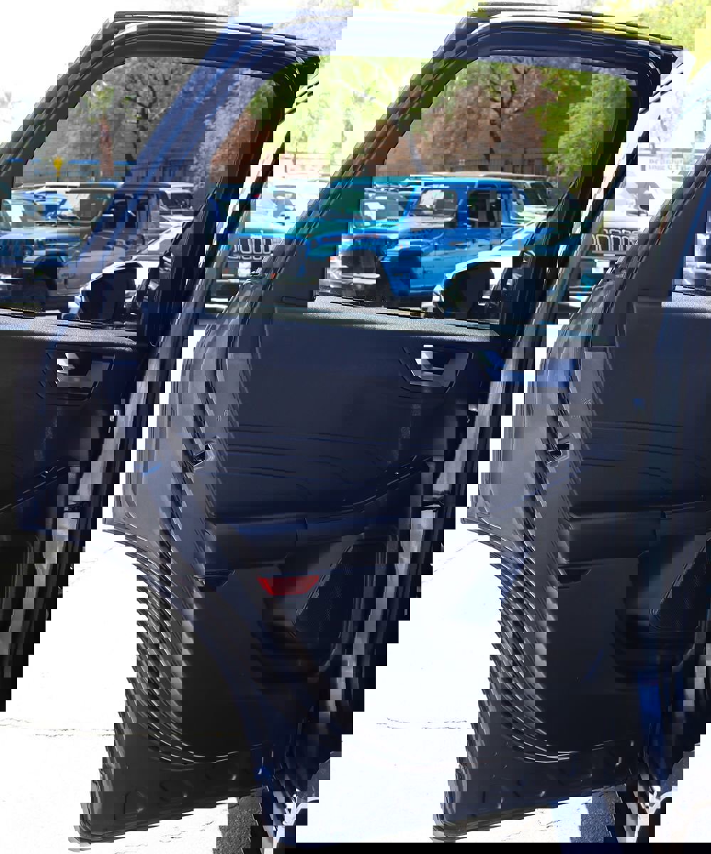 Used 2023 Ford Escape ST-Line image 30