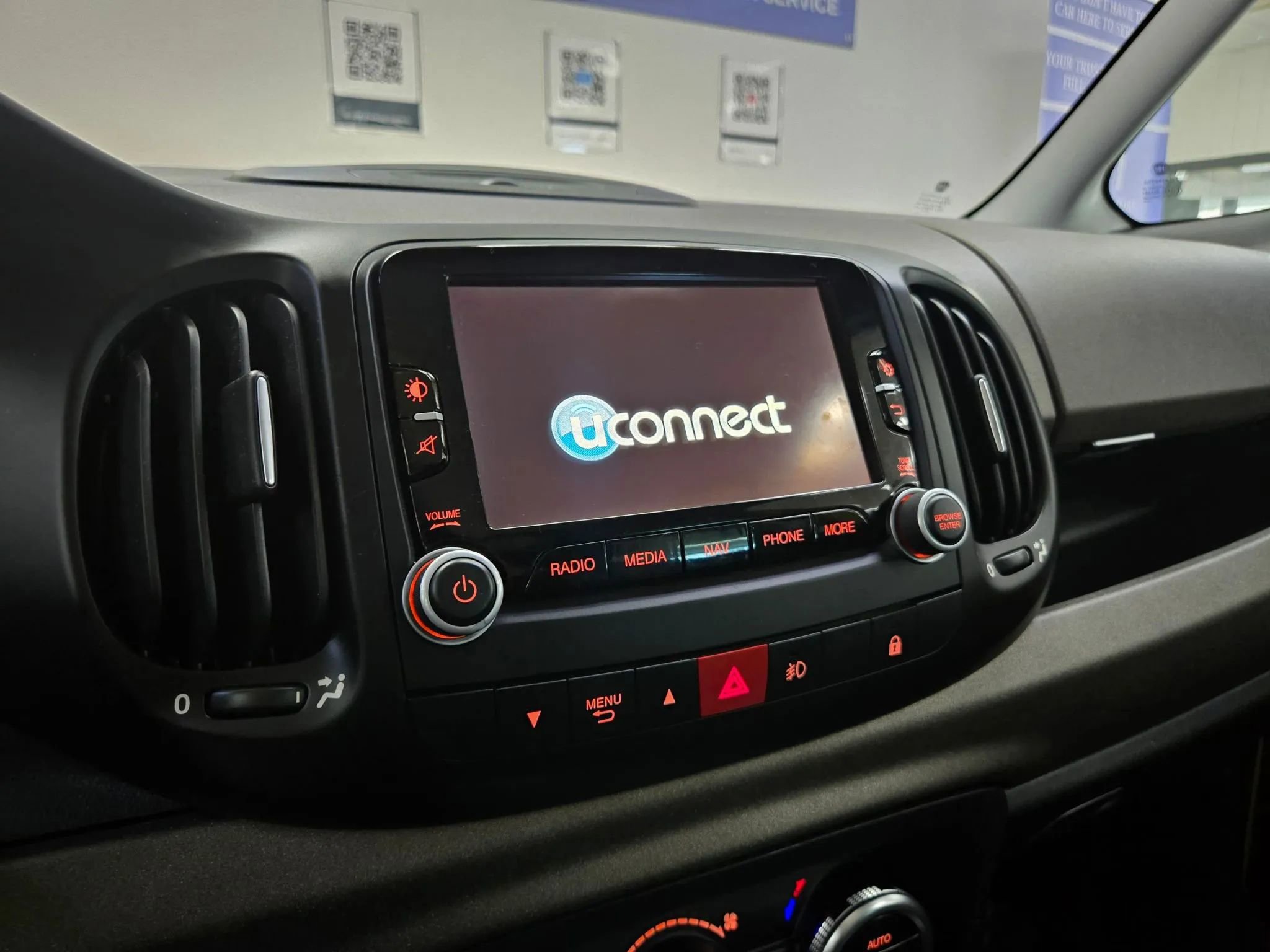 Used 2014 FIAT 500L Trekking w/ Popular Equipment Group image 29