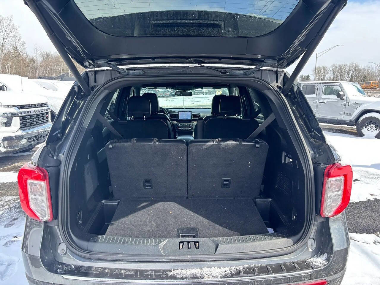 Used 2020 Ford Explorer Limited w/ Class III Trailer Tow Package image 13