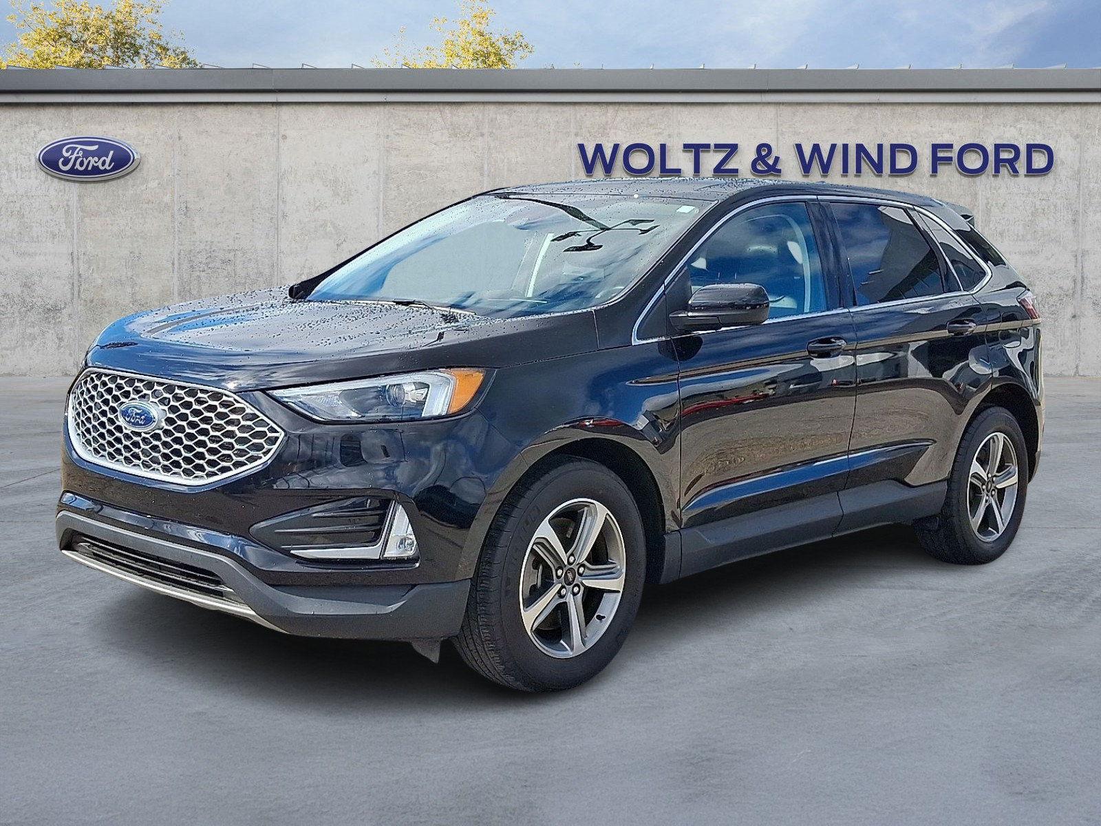 Used 2023 Ford Edge SEL w/ Convenience Package AWD/4WD image 3