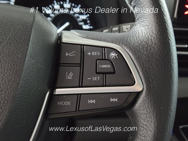 Used 2023 Toyota Sienna XLE FWD image 31